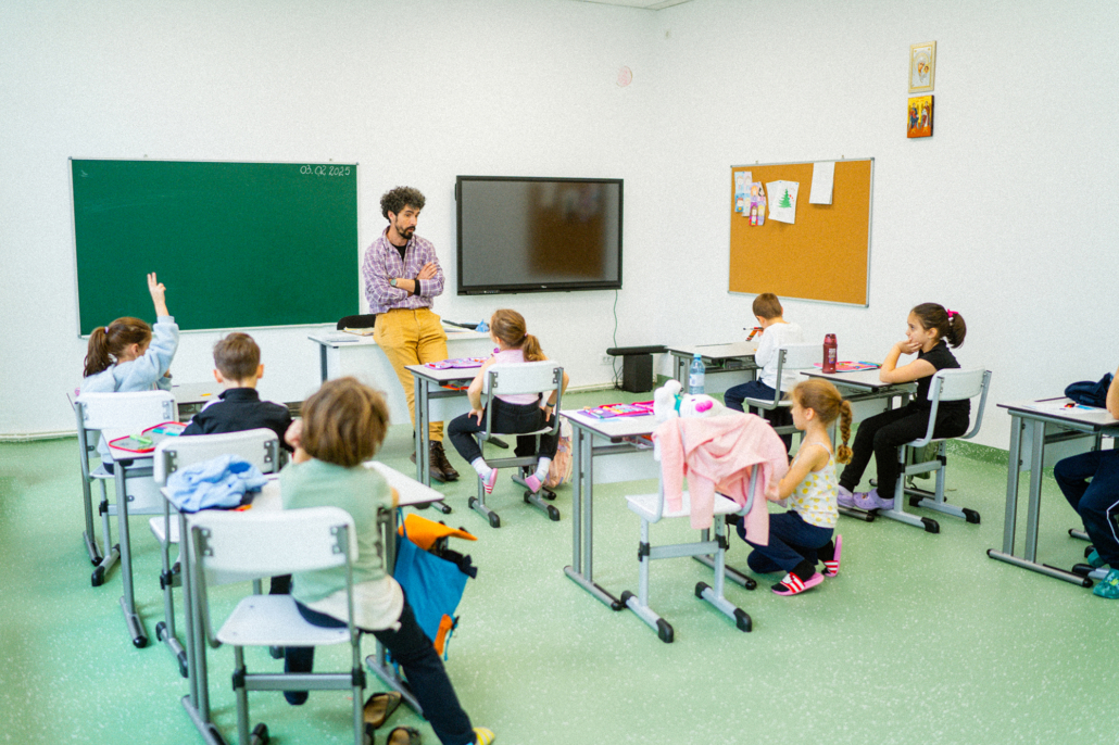 AP-MA, Școala Mustățești, Asociația Părinților Mustățești Argeș, școală modernă în sat1