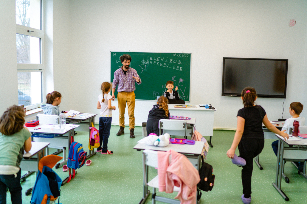 AP-MA, Școala Mustățești, Asociația Părinților Mustățești Argeș, școală modernă în sat1