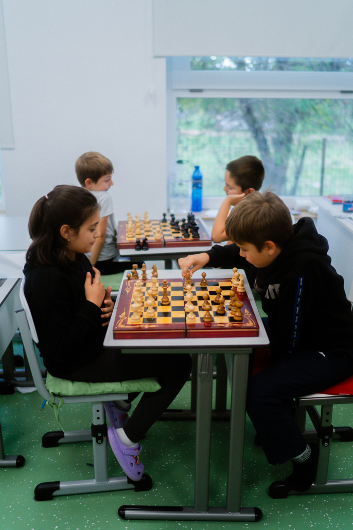 AP-MA, Școala Mustățești, Asociația Părinților Mustățești Argeș, școală modernă în sat1