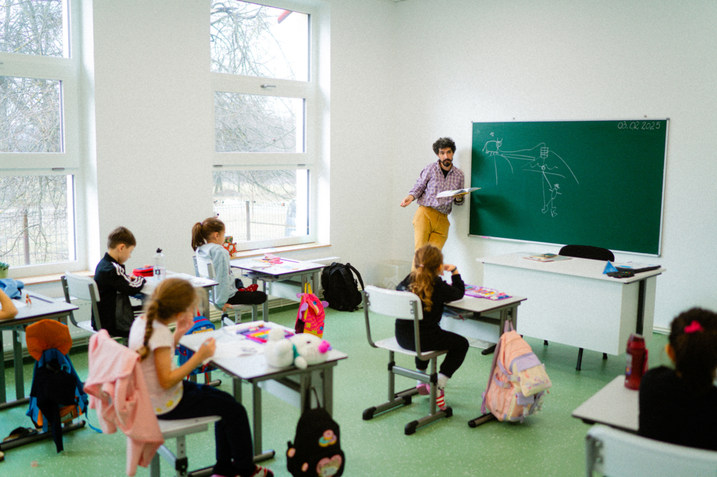 AP-MA, Școala Mustățești, Asociația Părinților Mustățești Argeș, școală modernă în sat1